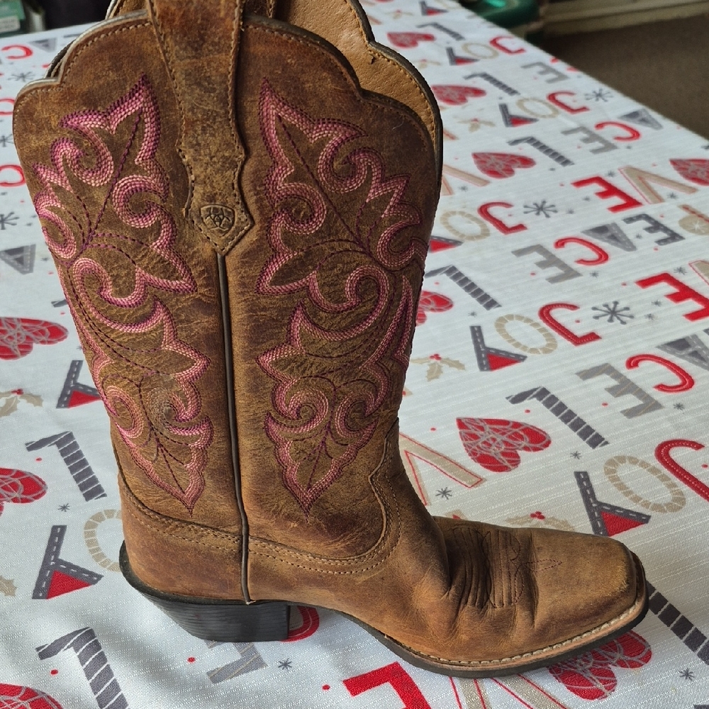 Ariat Leather Upper Footwear. Left Boot Only! Size 6